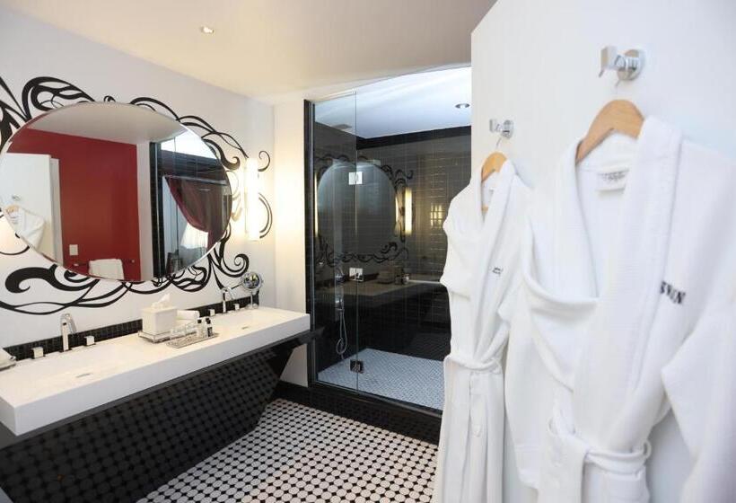 Полулюкс, Chez Swann