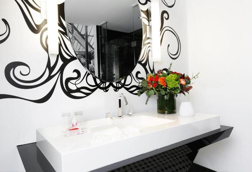 Полулюкс, Chez Swann