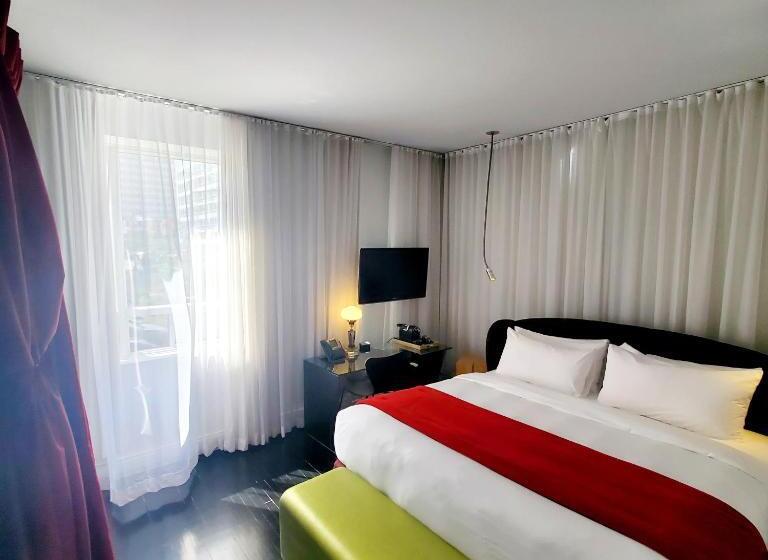 Номер Стандарт, Chez Swann