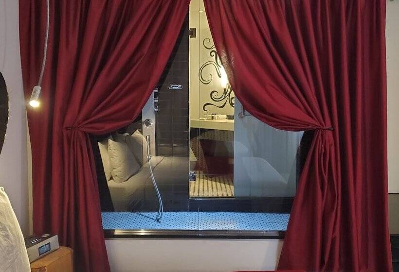 Номер Стандарт, Chez Swann