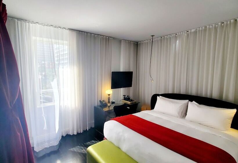 Номер Стандарт, Chez Swann