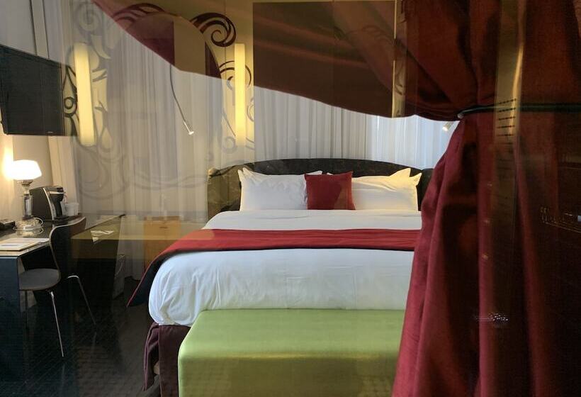 Номер Стандарт, Chez Swann