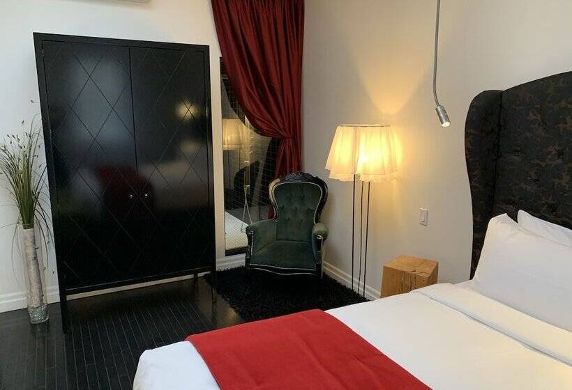 سوییت جونیور, Chez Swann