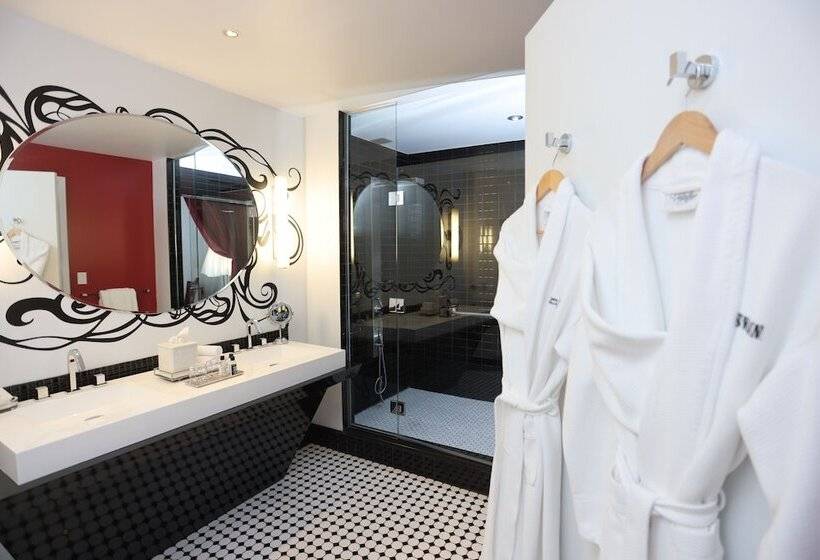 Полулюкс, Chez Swann