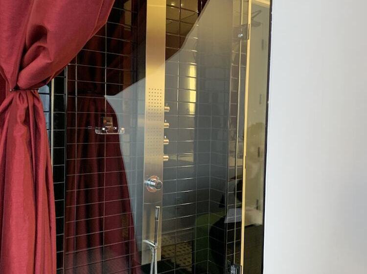 Полулюкс, Chez Swann