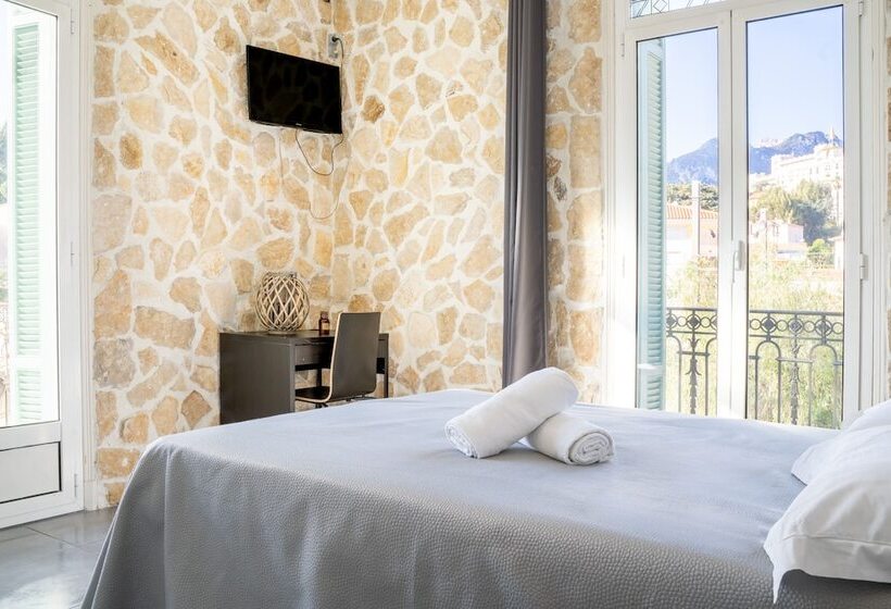 اتاق استاندارد, De Belgique à Menton