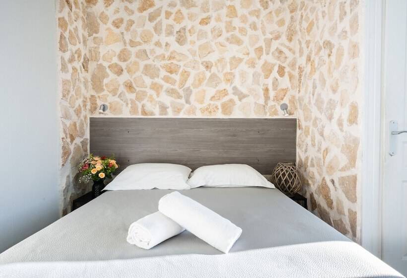 اتاق استاندارد, De Belgique à Menton