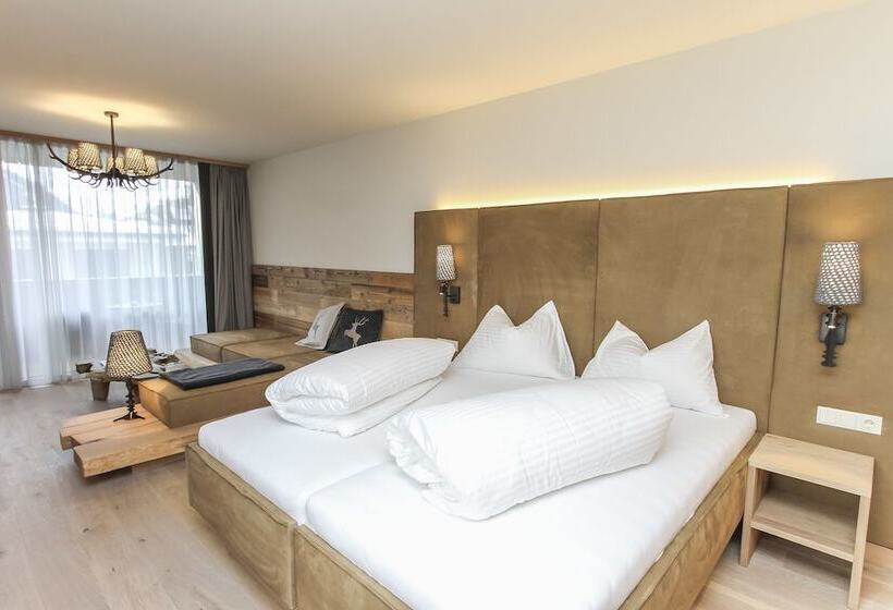 جناح جونيور مزوَّد بشرفة, Edelweiss