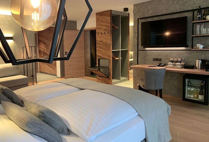 جناح عائلي, Edelweiss