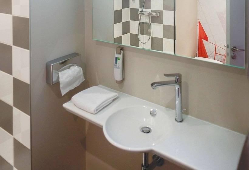 ダブルベッドスタンダードルーム, Ibis Styles Poitiers Centre