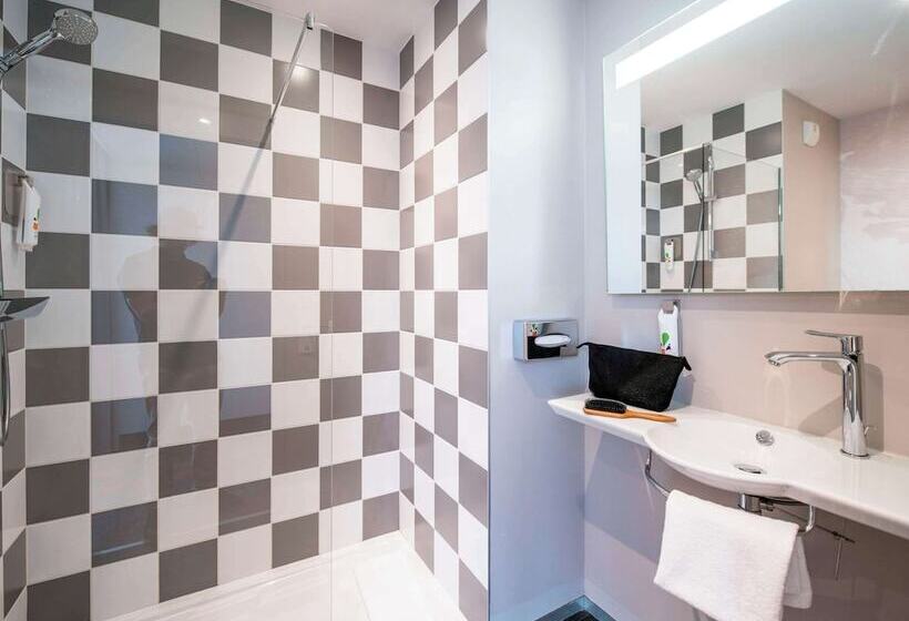 Номер Стандарт Двуспальная Кровать, Ibis Styles Poitiers Centre