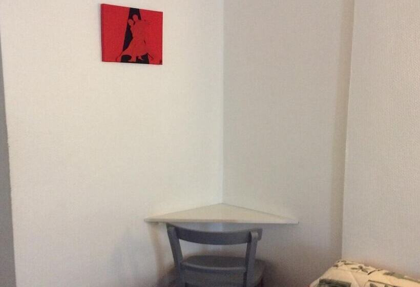 スタンダードルーム, La Fontaine