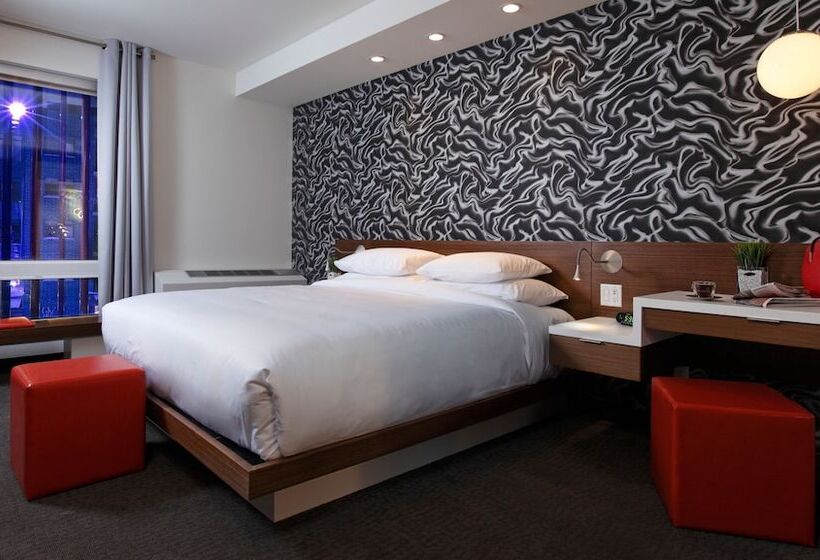 Standard Room Double Bed City View, Mere