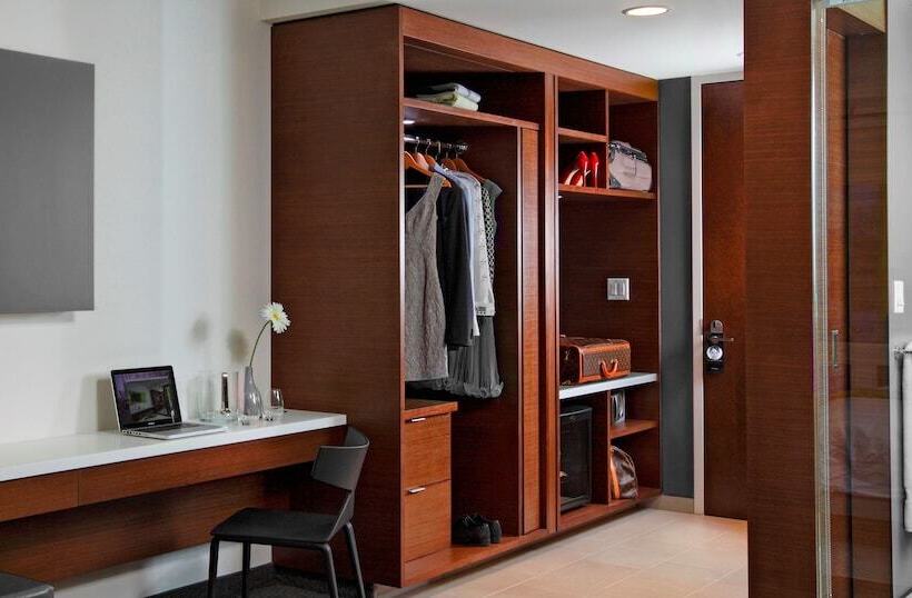 Standard Room 2 Double Beds, Mere