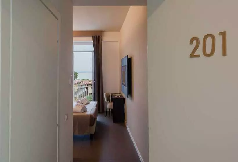 レイクビュースタンダードルーム, Palazzo Del Garda & Spa