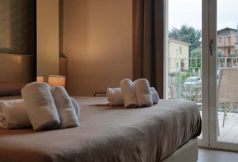 Номер Стандарт с Балконом, Palazzo Del Garda & Spa