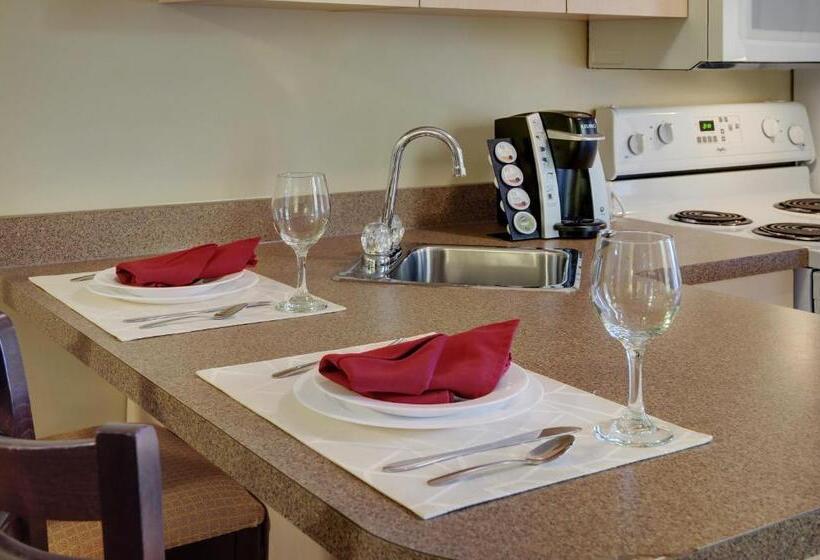 Номер Стандарт, Pomeroy Inn And Suites Dawson Creek