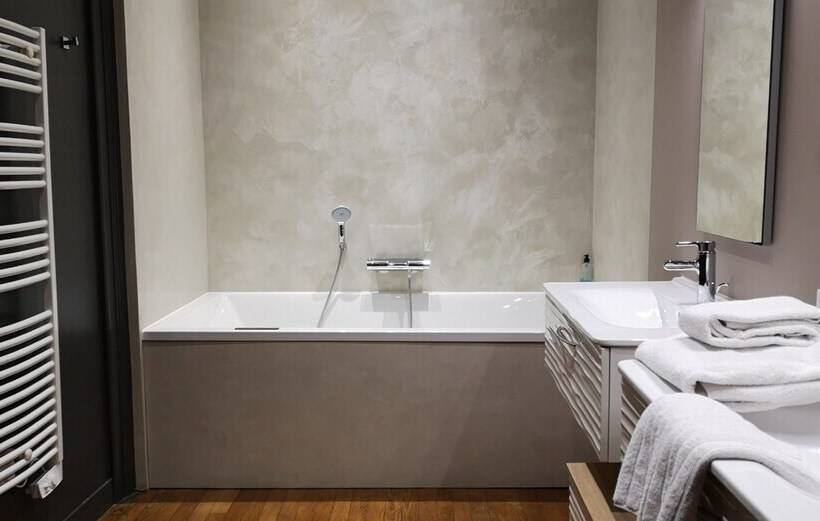 스위트, Hôtel Restaurants & Spa Perier Du Bignon