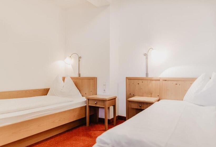 패밀리 스위트, Wirtshaus Tauernhex