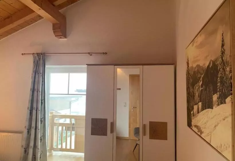 シャレー・スペリアー1寝室, Wirtshaus Tauernhex