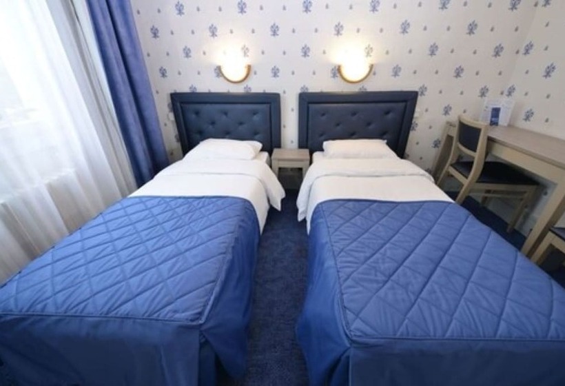 Quarto Familiar, Royal Hotel Versailles