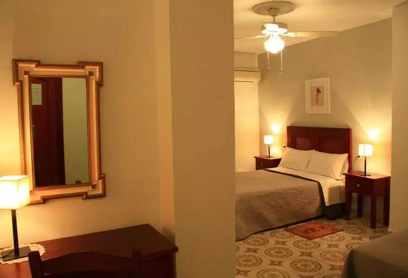 اتاق استاندارد سه نفره, Toril