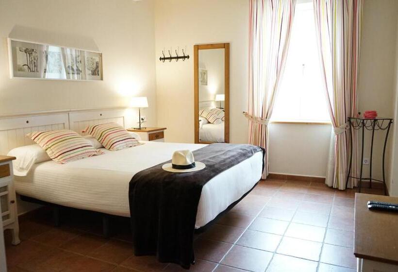 جناح جونيور, Es Mercadal