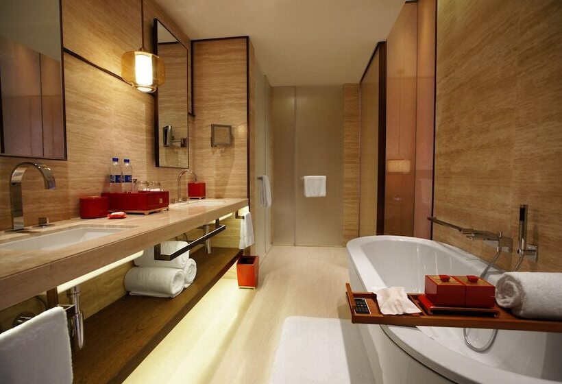 Premium Oda, Hualuxe Shanghai Twelve At Hengshan, An Ihg