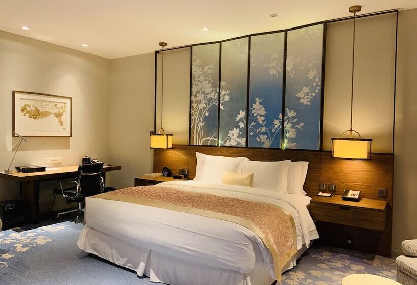 프리미엄 룸, Hualuxe Shanghai Twelve At Hengshan, An Ihg