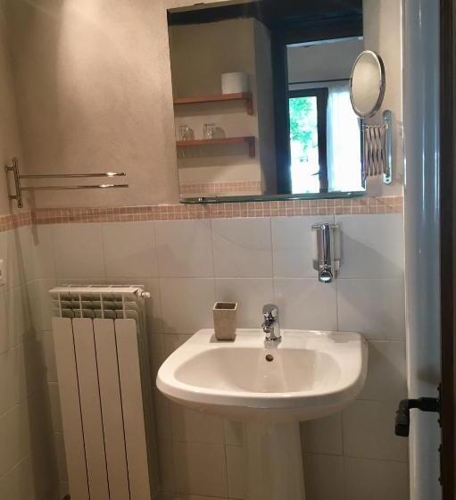 اتاق استاندارد, Il Nascondiglio   The Hideaway