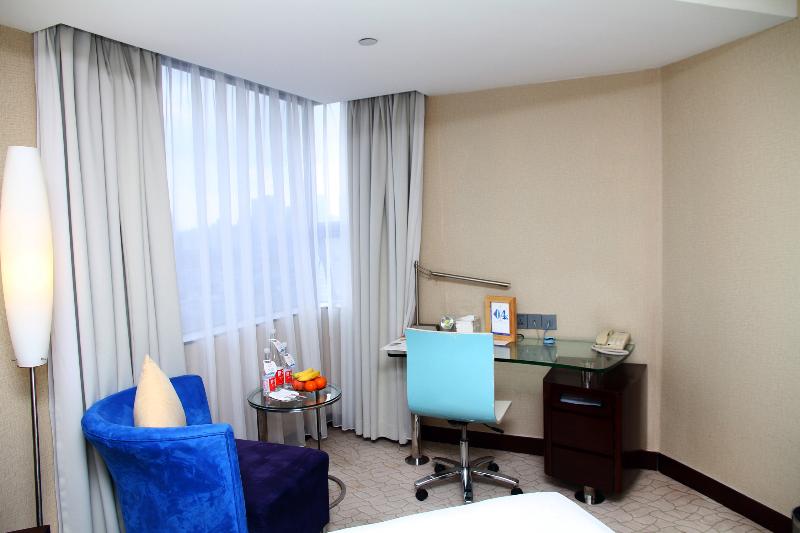 Superior Szoba, The Pavilion Century Tower