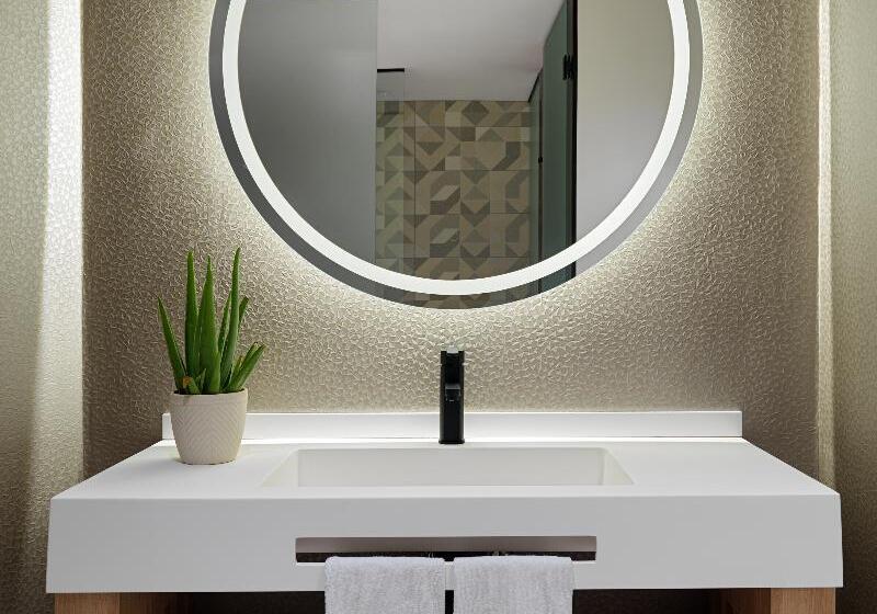 اتاق استاندارد, Quentin Golden Bear