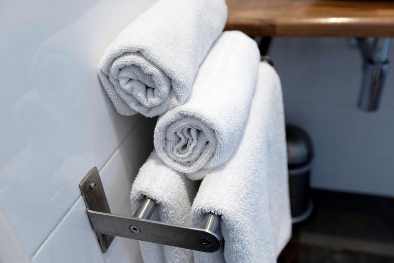 اتاق استاندارد, Quentin Golden Bear