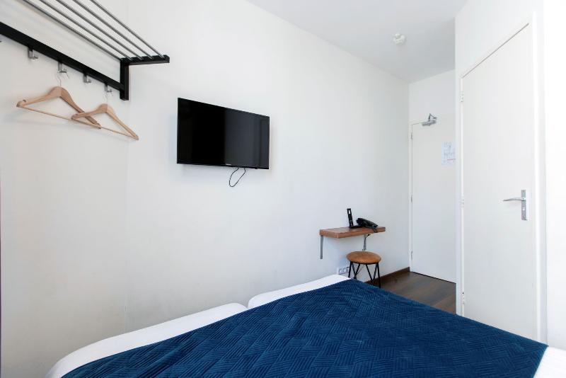 اتاق استاندارد, Quentin Golden Bear