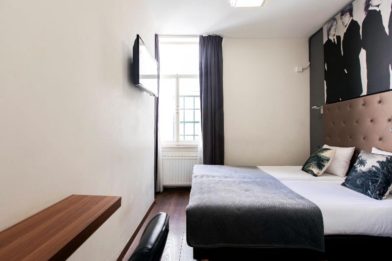 اتاق استاندارد, Quentin Golden Bear