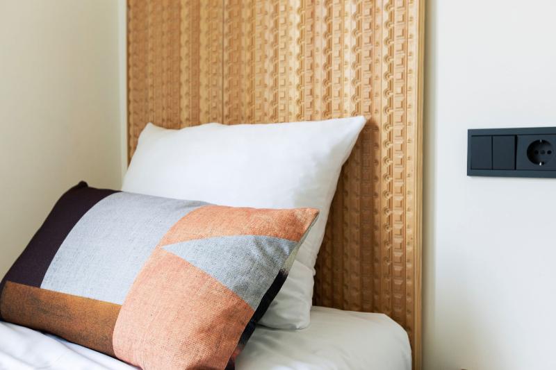 اتاق استاندارد یک نفره, Quentin Golden Bear