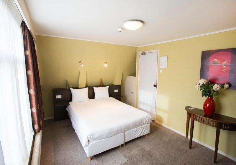 اتاق استاندارد با سرویس بهداشتی مشترک, Quentin Golden Bear