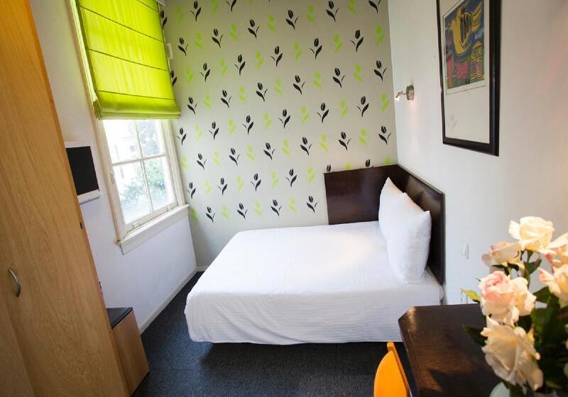 اتاق استاندارد یک تخته با سرویس بهداشتی مشترک, Quentin Golden Bear