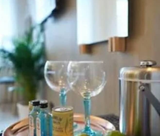 اتاق استاندارد, Rabble