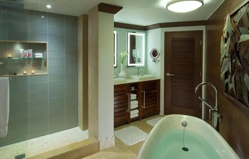 سوئیت با بالکن, Sandals Barbados All Inclusive Couples Only