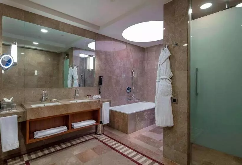 山の見えるスイートデラックスルーム, Sheraton Bursa