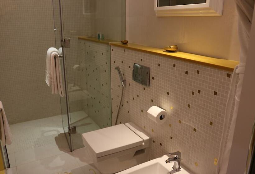 اتاق لوکس, The Domain Bahrain Hotel And Spa   Adults Friendly 16 Years Plus