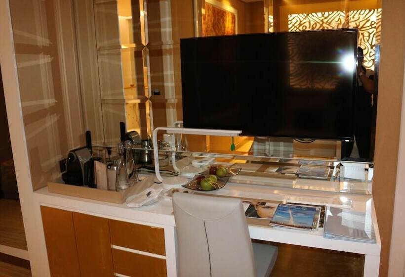 اتاق لوکس, The Domain Bahrain Hotel And Spa   Adults Friendly 16 Years Plus