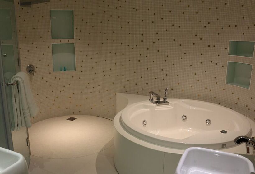 سوییت لوکس, The Domain Bahrain Hotel And Spa   Adults Friendly 16 Years Plus