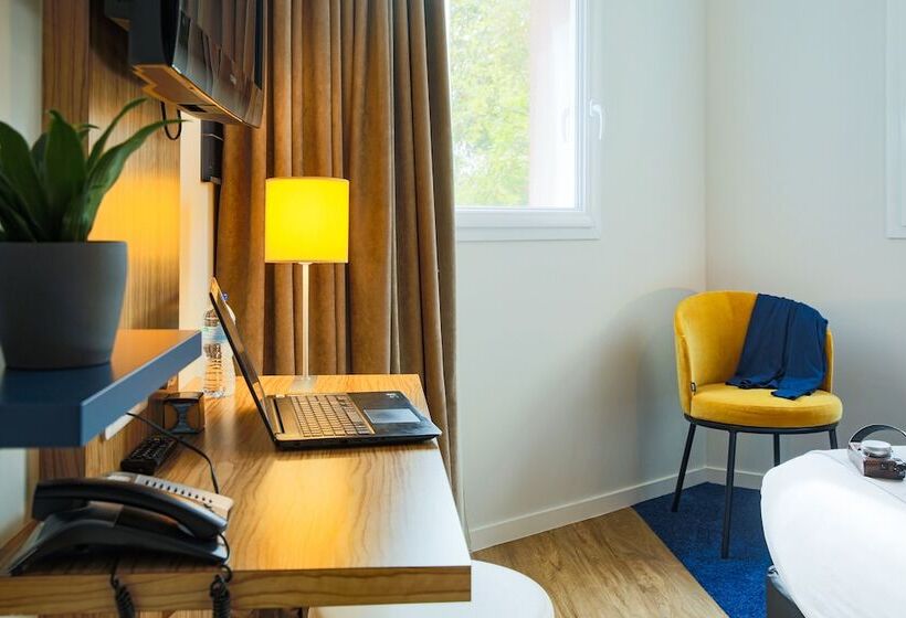 Номер Superior, The Originals Boutique Hotel Saint James, Montaigu Vendée, Nantes Sud