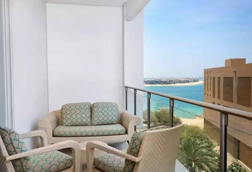 اتاق سوپریور با تخت بزرگ, Waldorf Astoria Dubai Palm Jumeirah