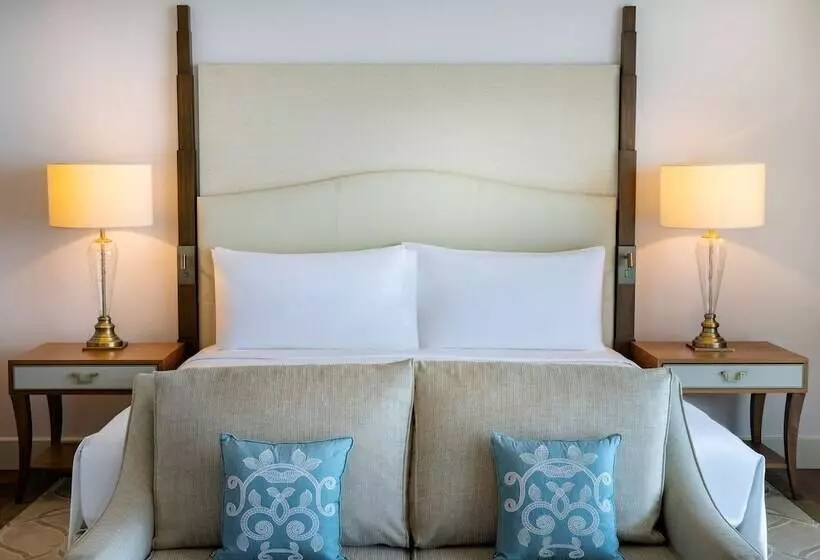 اتاق لوکس با تخت بزرگ, Waldorf Astoria Dubai Palm Jumeirah