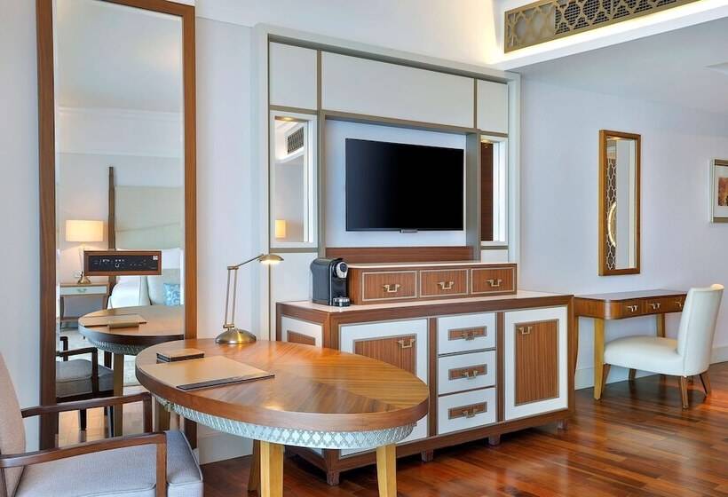اتاق لوکس با تخت بزرگ, Waldorf Astoria Dubai Palm Jumeirah
