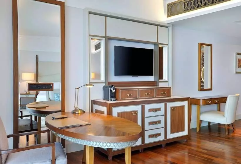 اتاق لوکس با تخت بزرگ, Waldorf Astoria Dubai Palm Jumeirah