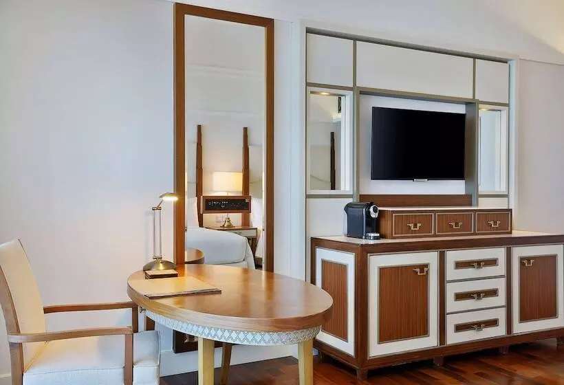 اتاق لوکس با تخت دو نفره بزرگ, Waldorf Astoria Dubai Palm Jumeirah